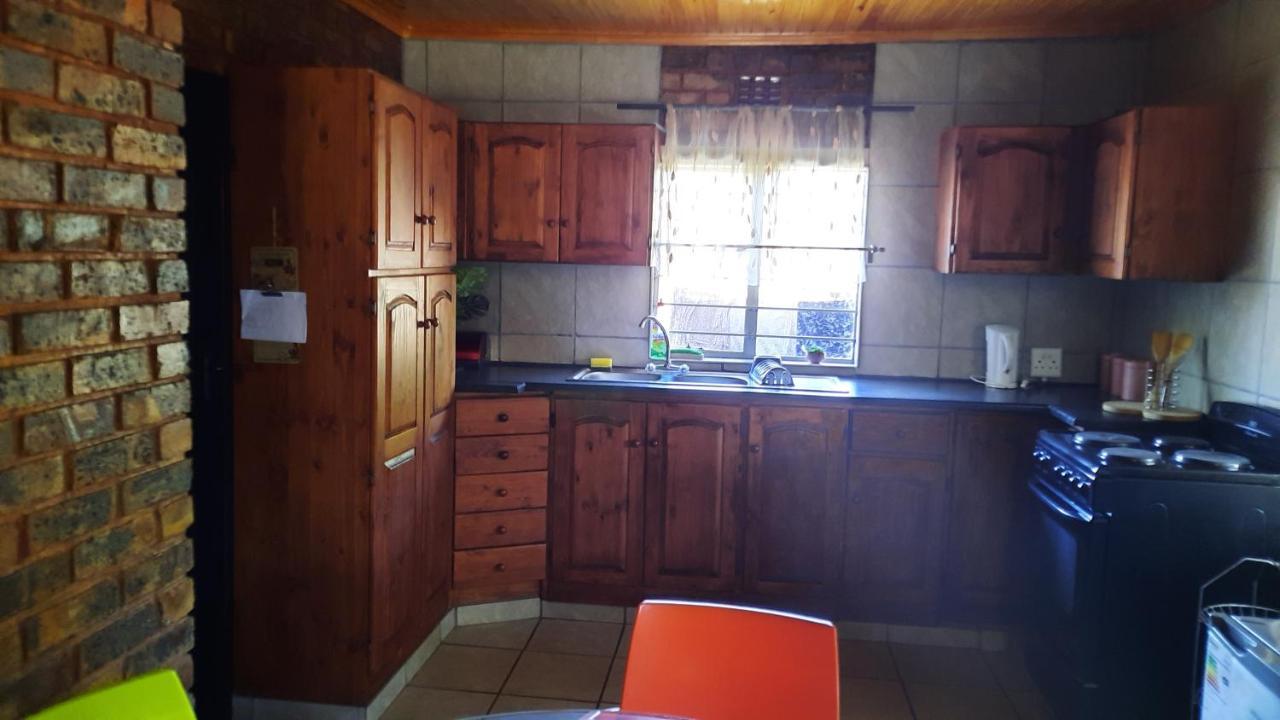Legaeng Cottage - Serenity Pretoria Bagian luar foto